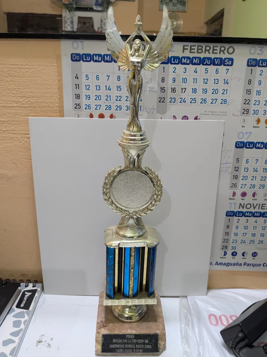 Trofeo fechado en Santa Isabel el 8 de noviembre de 1997.